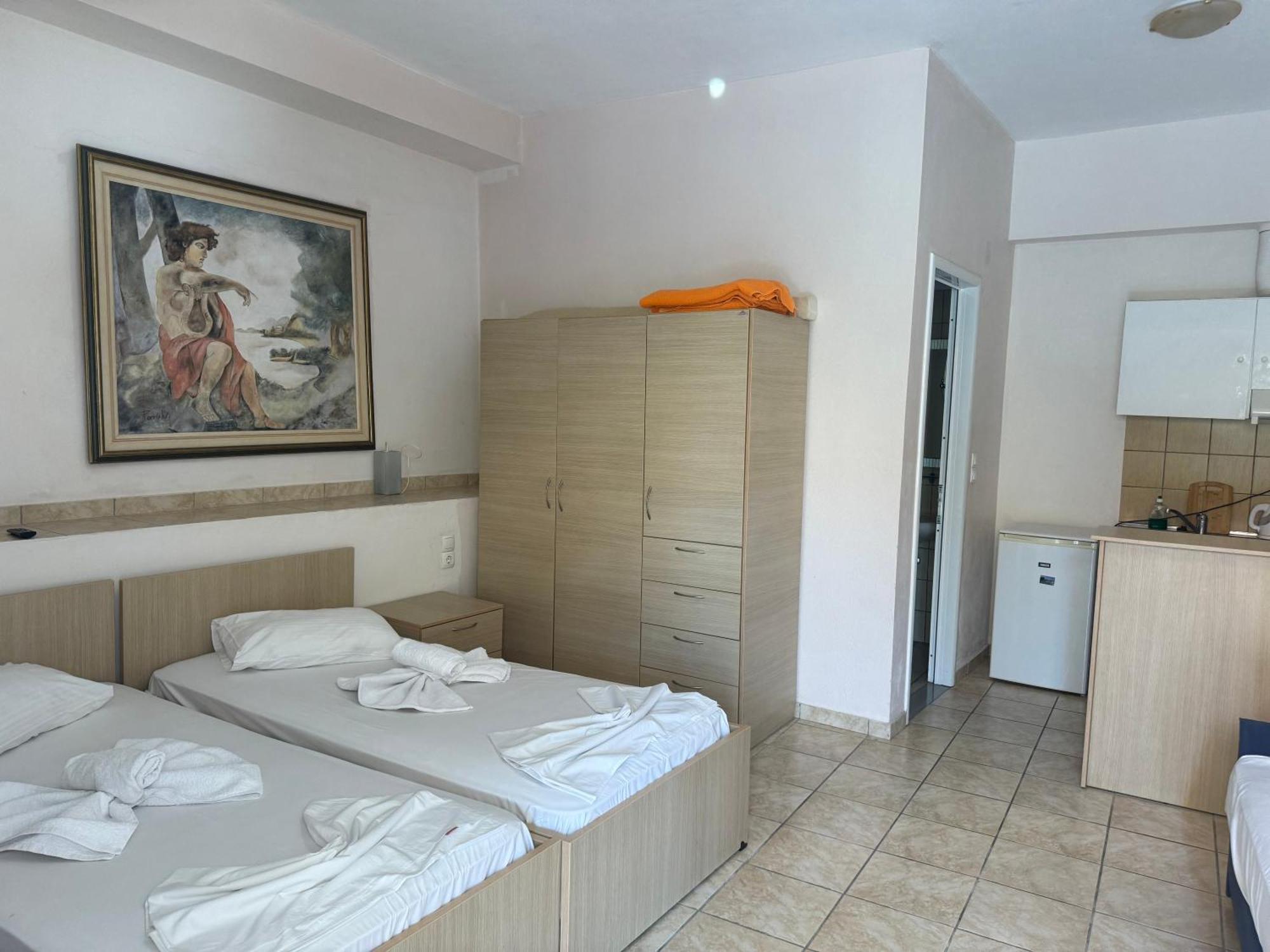 Diogenis Parga Studios Bagian luar foto